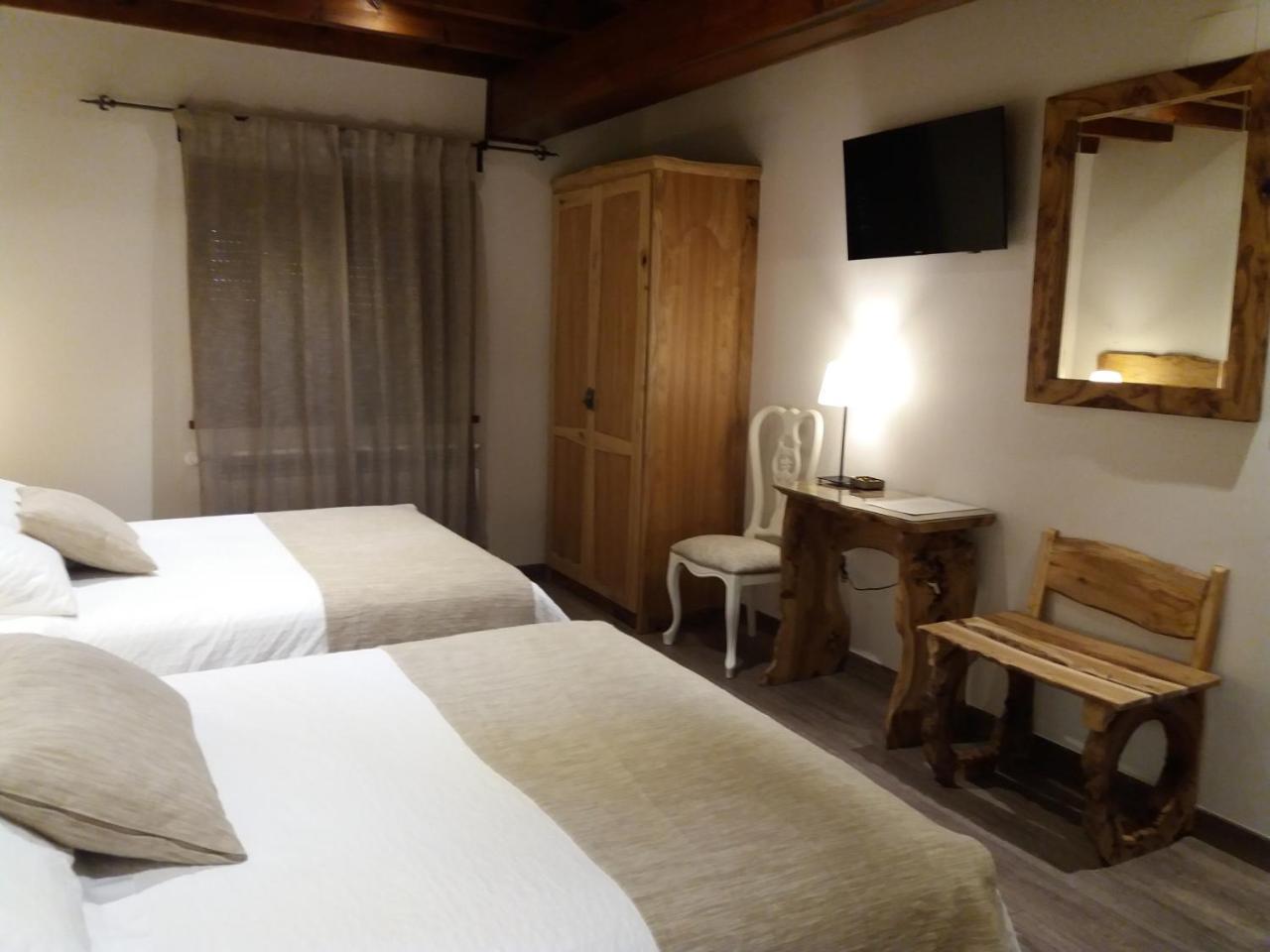 Hotel Rural El Yunque Santibáñez de la Peña Kültér fotó